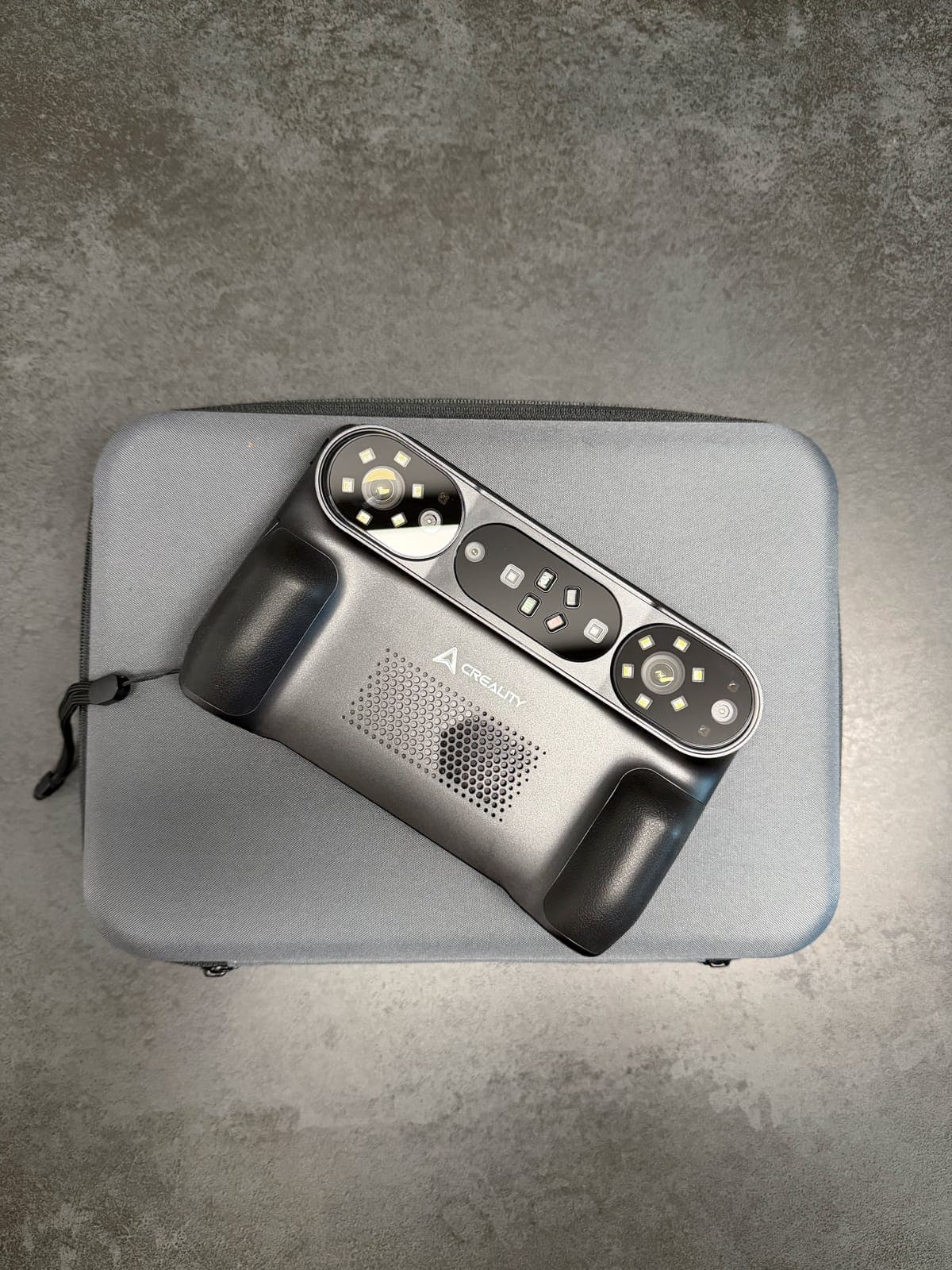 Creality Sermoon P1 professional 3D scanner capturing a metal spare part for reverse engineering
