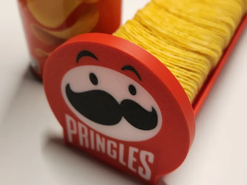 Pladenj in pokrov za Pringles tubo (z logotipom)